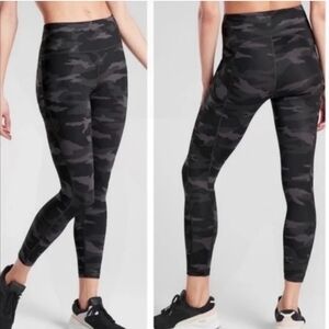 Athleta Ultimate Camo 7/8 Tight